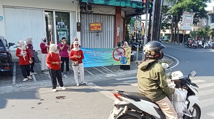 Dinkes Kota Pekalongan Gelar Aksi Simpatik di Lima Titik Dinkes Kota Pekalongan Gelar Aksi Simpatik di Lima Titik