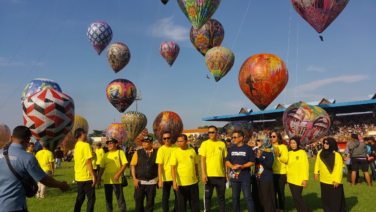 Festival Balon Tambat Pekalongan Tekan Balon Liar Festival Balon Tambat Pekalongan Tekan Balon Liar