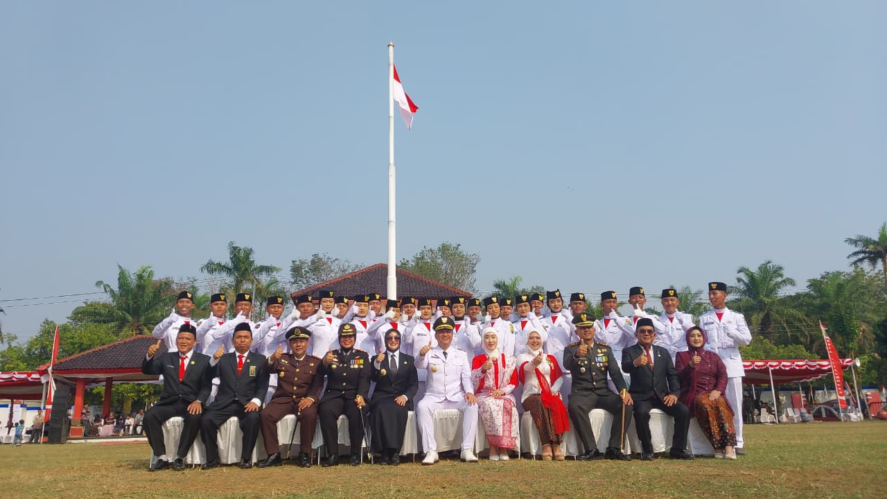 Upacara pengibaran bendera dalam rangka memperingati HUT ke-81 Kemerdekaan Republik Indonesia berlangsung khidmat di Lapangan Mataram, Kota Pekalongan, Senin pagi, 17 Agustus 2026