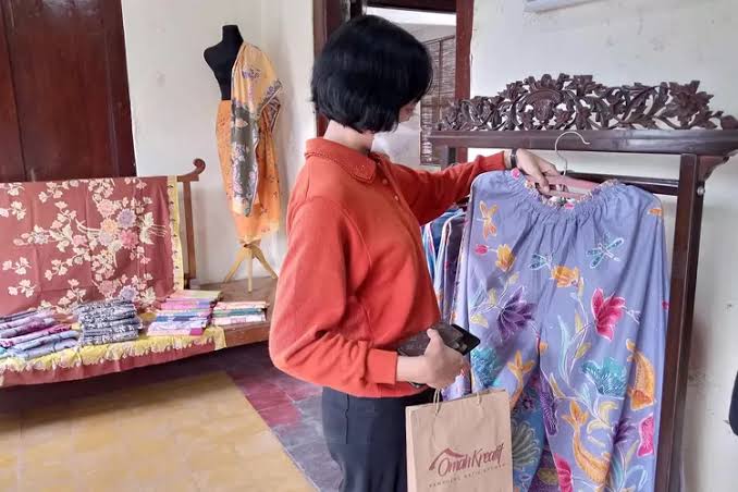 Kampung Batik Kauman Adakan Srawoeng Swaroeng Creative Night