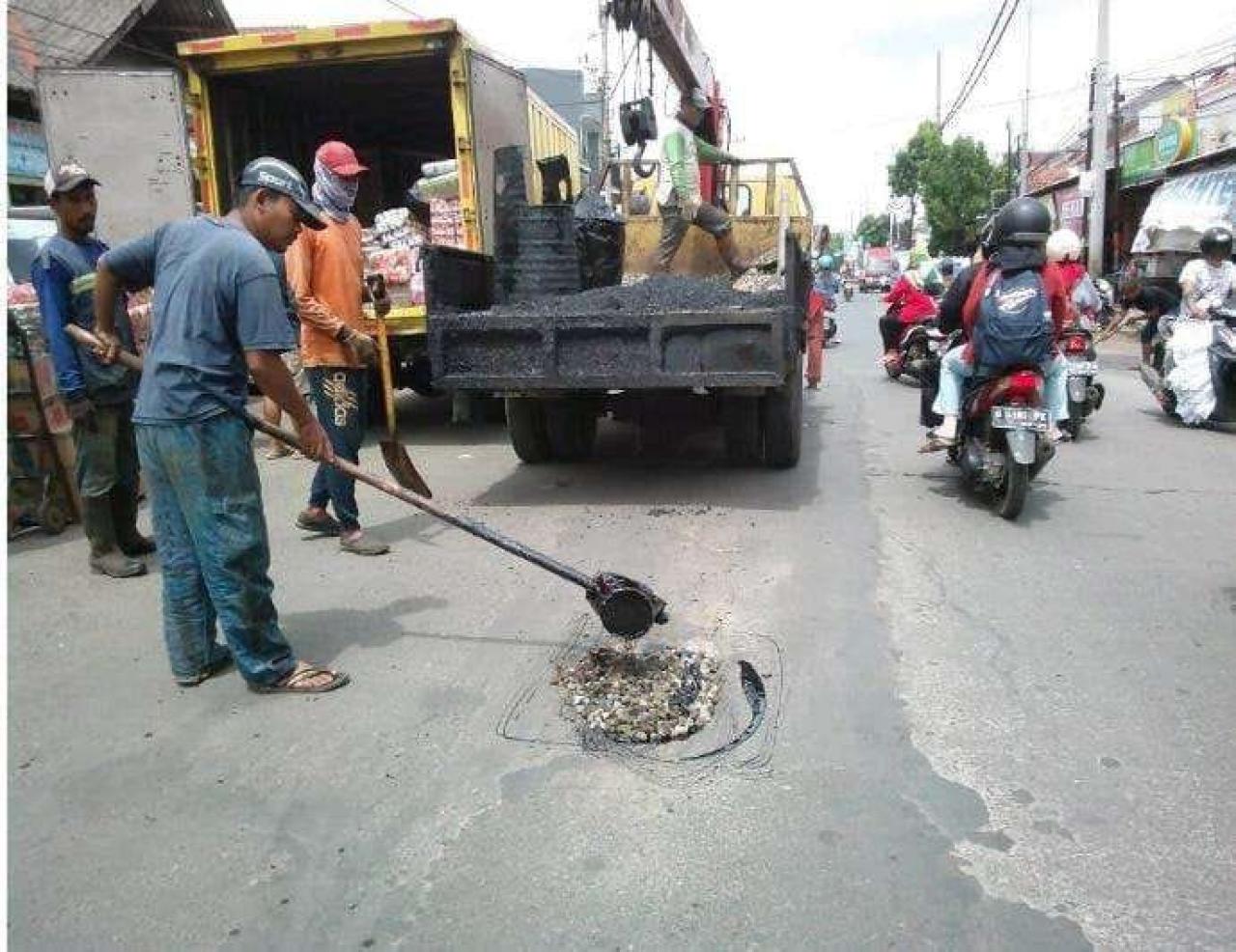 Perbaikan Jalan