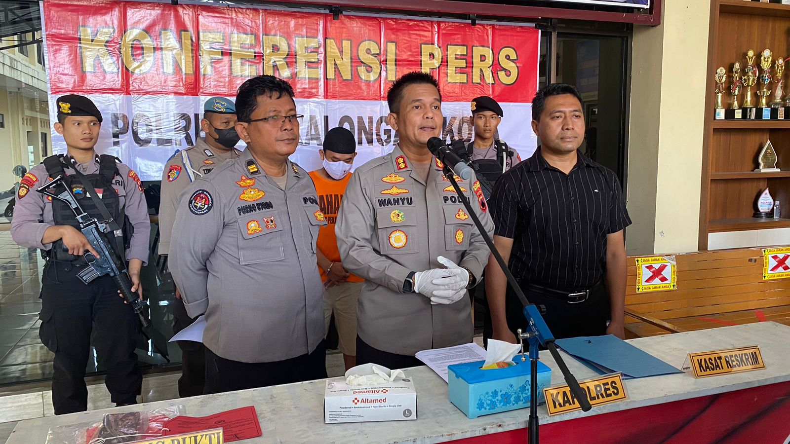 Penipuan