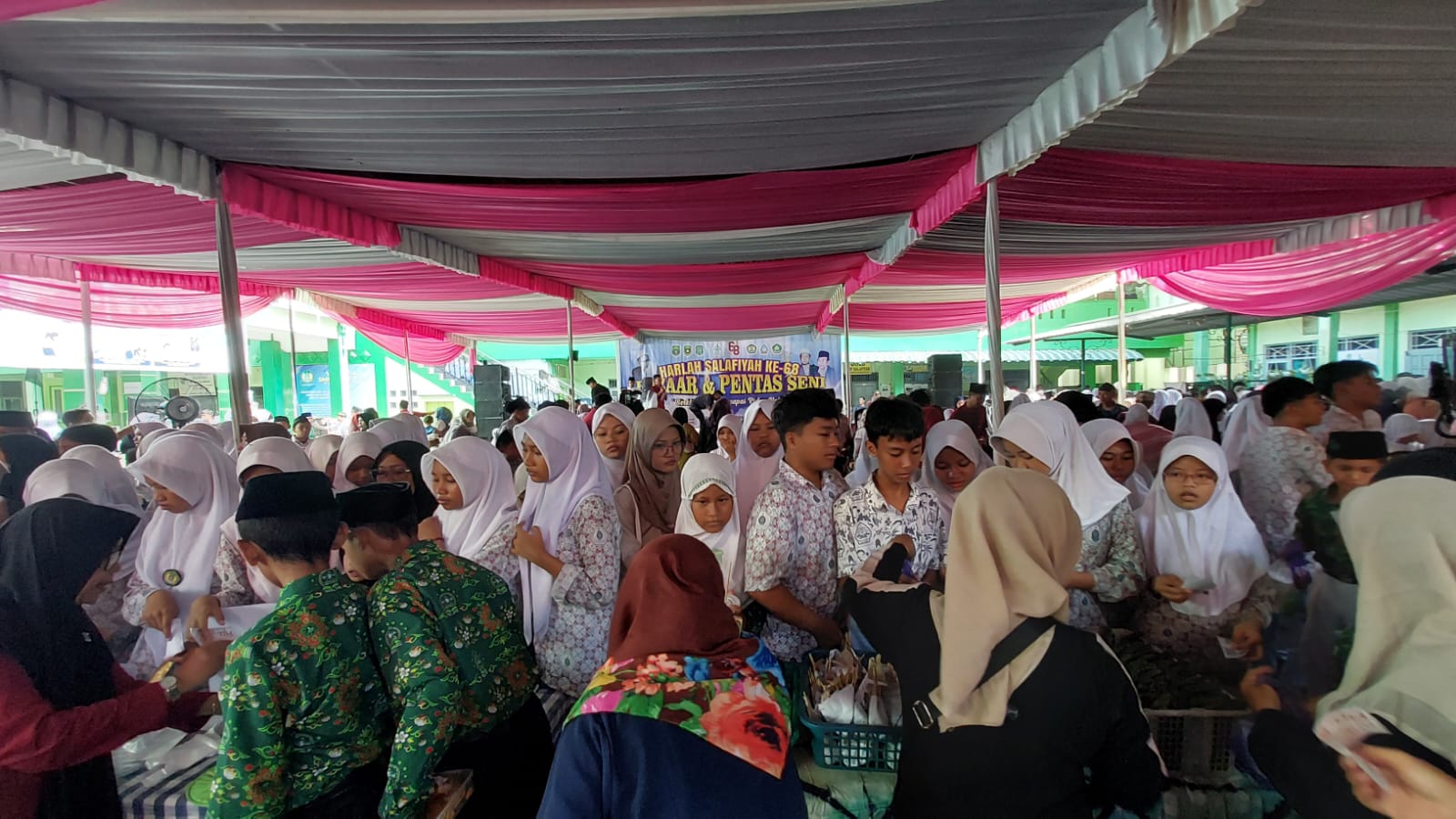 Bazar & Pentas Seni