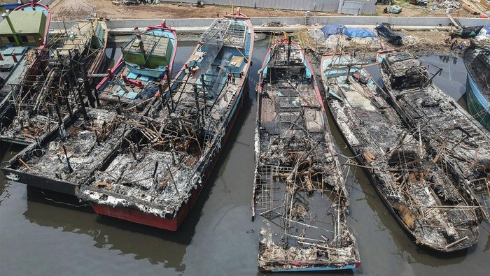 Kapal Terbakar