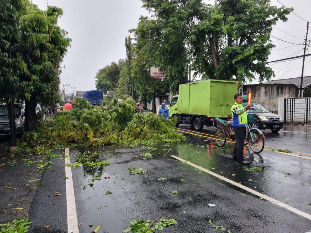 Waspadai Cuaca Ekstrem Hingga Akhir Maret