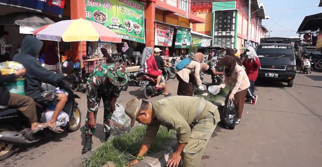 TNI Bersih Bersih