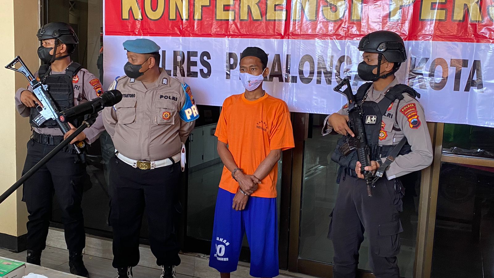 Karena Cemburu, Suami Pukuli Istri Pakai Gagang Pel