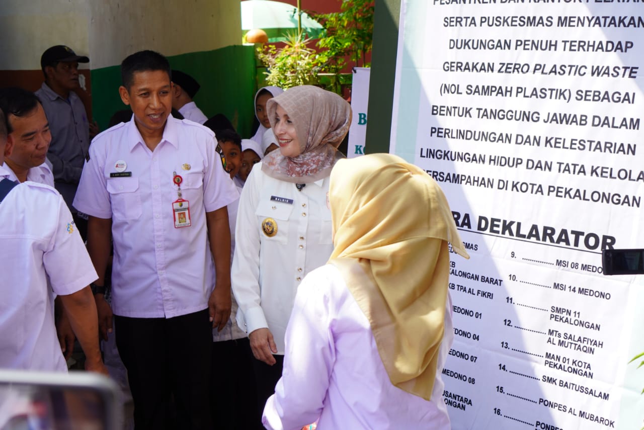16 Lembaga Pendidikan  Di Kelurahan Medono Deklarasi Zero Plastik Waste