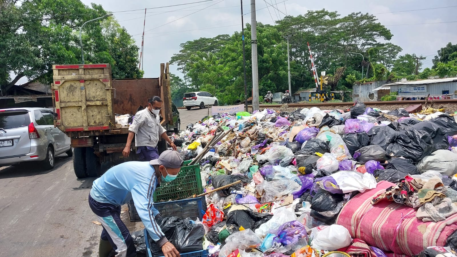 23 Ton Sampah Dibersihkan pada Hari Pertama Pengangkutan