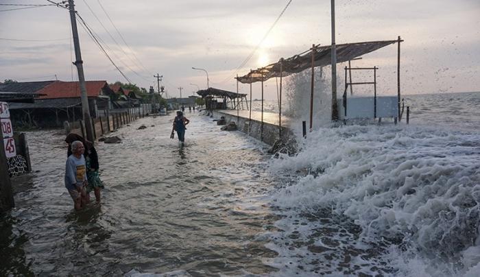 BMKG : Waspadai Curah Hujan Tinggi Bukan Banjir Rob BMKG : Waspadai Curah Hujan Tinggi Bukan Banjir Rob