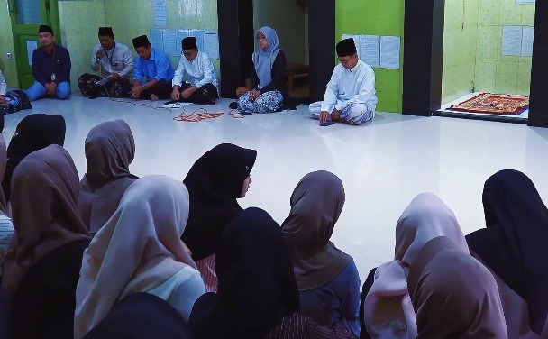 Bawaslu Kota Pekalongan Gandeng Santri Ribatul Muta’alimin Awasi Pemilu Bawaslu Kota Pekalongan Gandeng Santri Ribatul Muta’alimin Awasi Pemilu