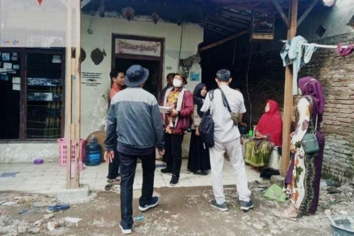 Bedah Rumah di Kota Pekalongan Terus Di Kebut Untuk Selesaikan 404 Rumah Bedah Rumah di Kota Pekalongan Terus Di Kebut Untuk Selesaikan 404 Rumah