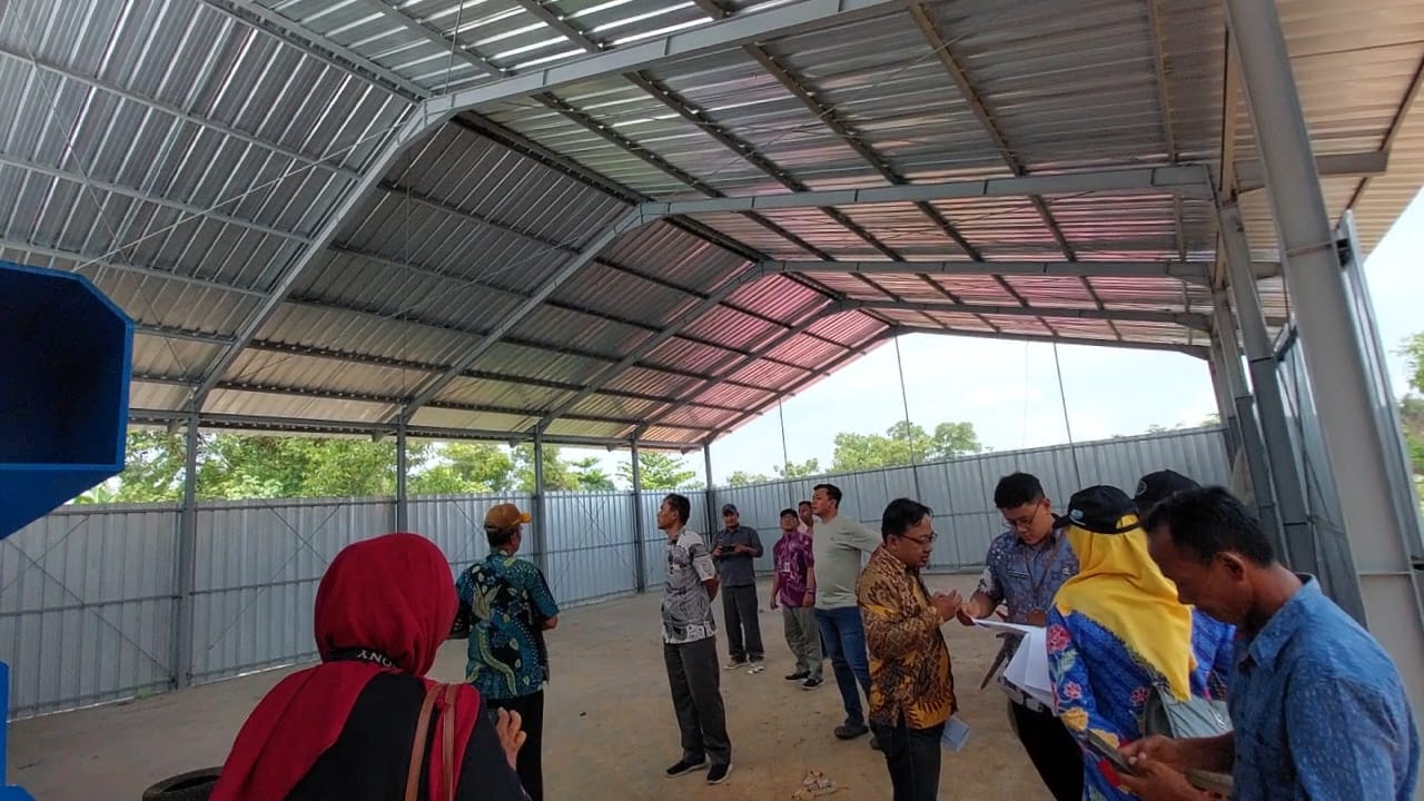 DLH Tinjau Rehab dan Perluasan Hanggar TPS3R Banyurip