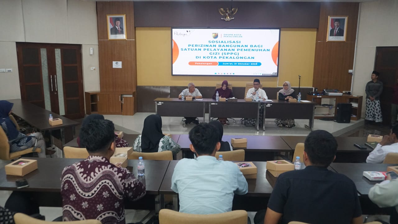DPUPR Gelar Sosialisasi Perizinan Bangunan Bagi SPPG Makan Bergizi Gratis DPUPR Gelar Sosialisasi Perizinan Bangunan Bagi SPPG Makan Bergizi Gratis
