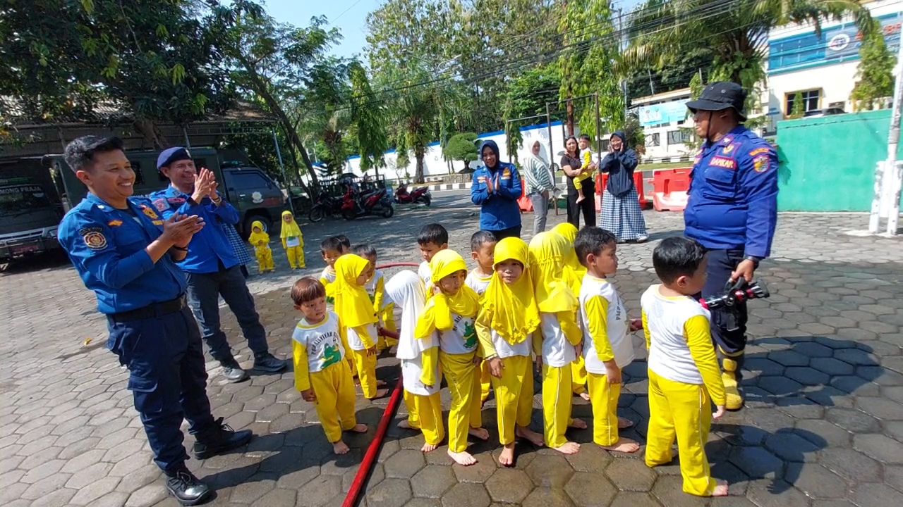 Damkar Gencarkan Edukasi Pencegahan Kebakaran untuk Anak-anak