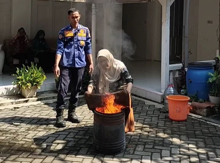 Edukasi ke Masyarakat Dan Pemeriksaan Instalasi Listrik Efektif Tekan Jumlah Kebakaran