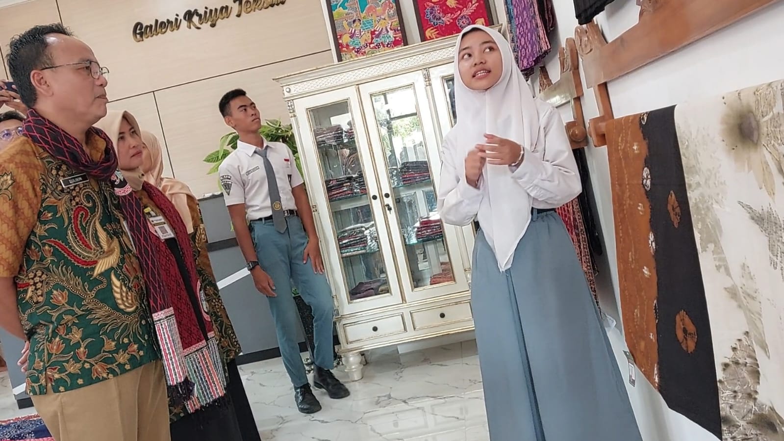 Galeri Kriya Tekstil SMK 3 Diresmikan