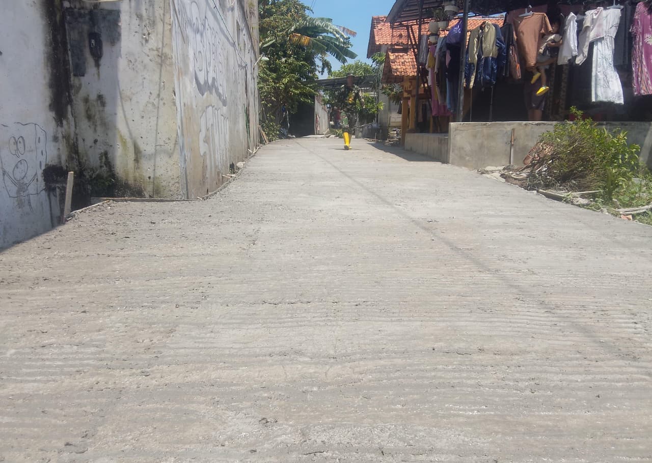 Hasil TMMD : Jalan Rabat Beton di Bandengan Permudah Akses Warga Hasil TMMD : Jalan Rabat Beton di Bandengan Permudah Akses Warga