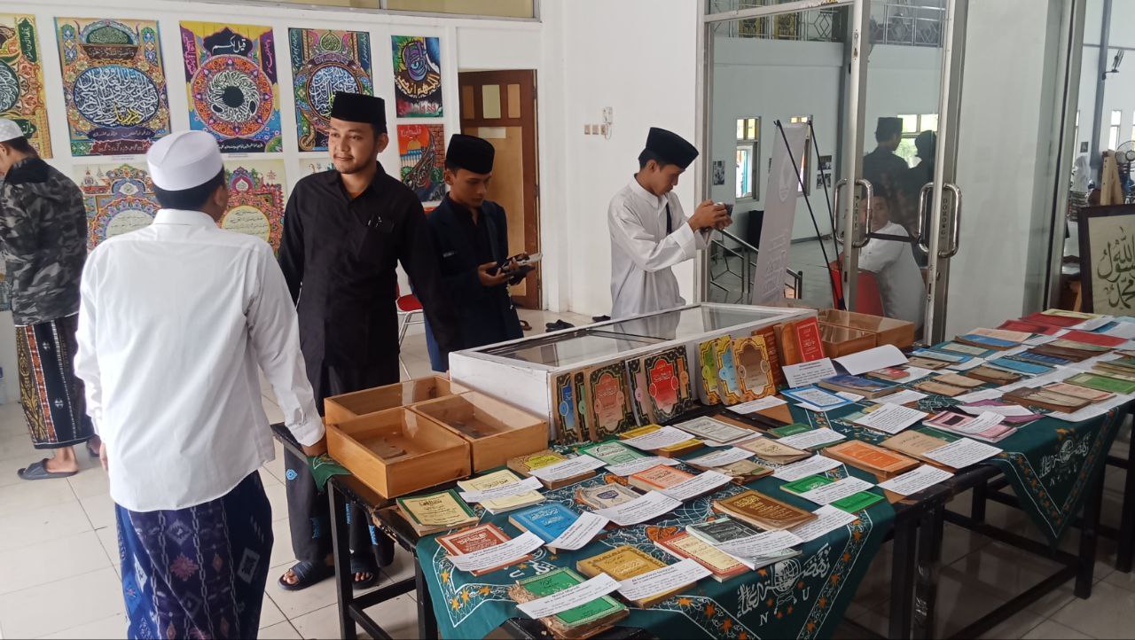 Khazanah Keilmuan Ulama Pekalongan Dipamerkan di Gedung Aswaja Khazanah Keilmuan Ulama Pekalongan Dipamerkan di Gedung Aswaja