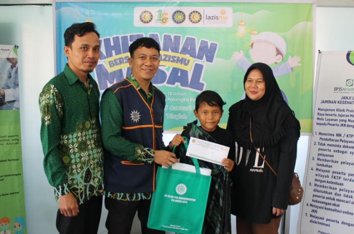 Khitan Massal Warnai Semarak Milad ke-113 MuhammadiyahKhitan Massal Warnai Semarak Milad ke-113 Muhammadiyah