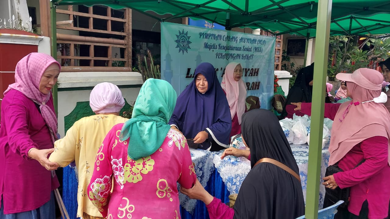 Lapak Aisyiyah, Sembako Murah Bantu Warga Bertahan