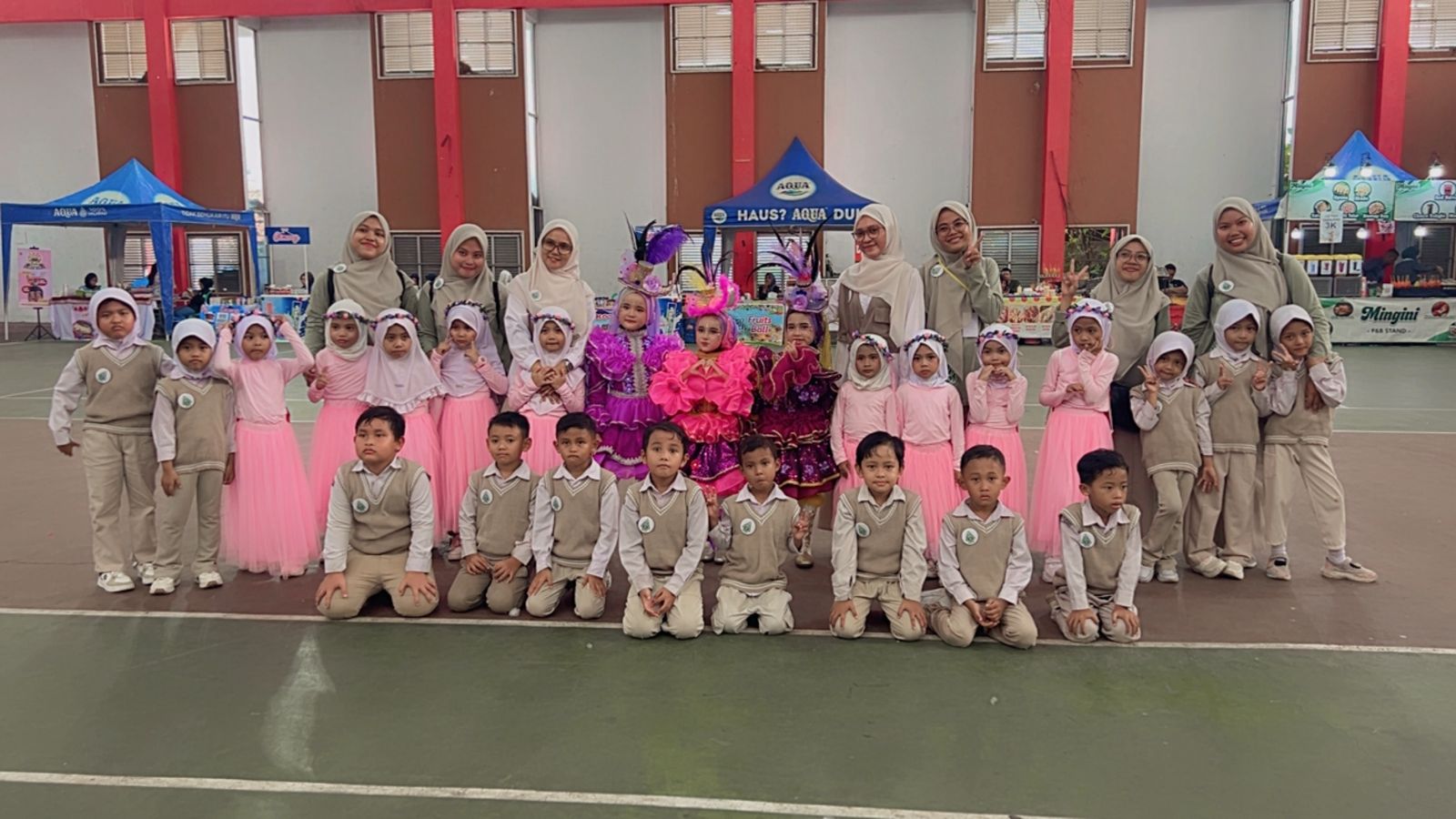 Marching Band TK Islam Nusantara Pekalongan Borong Empat Piala Marching Band TK Islam Nusantara Pekalongan Borong Empat Piala