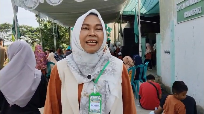 Masyithoh Kramatsari Kenalkan Lingkungan Lewat Jalan Sehat