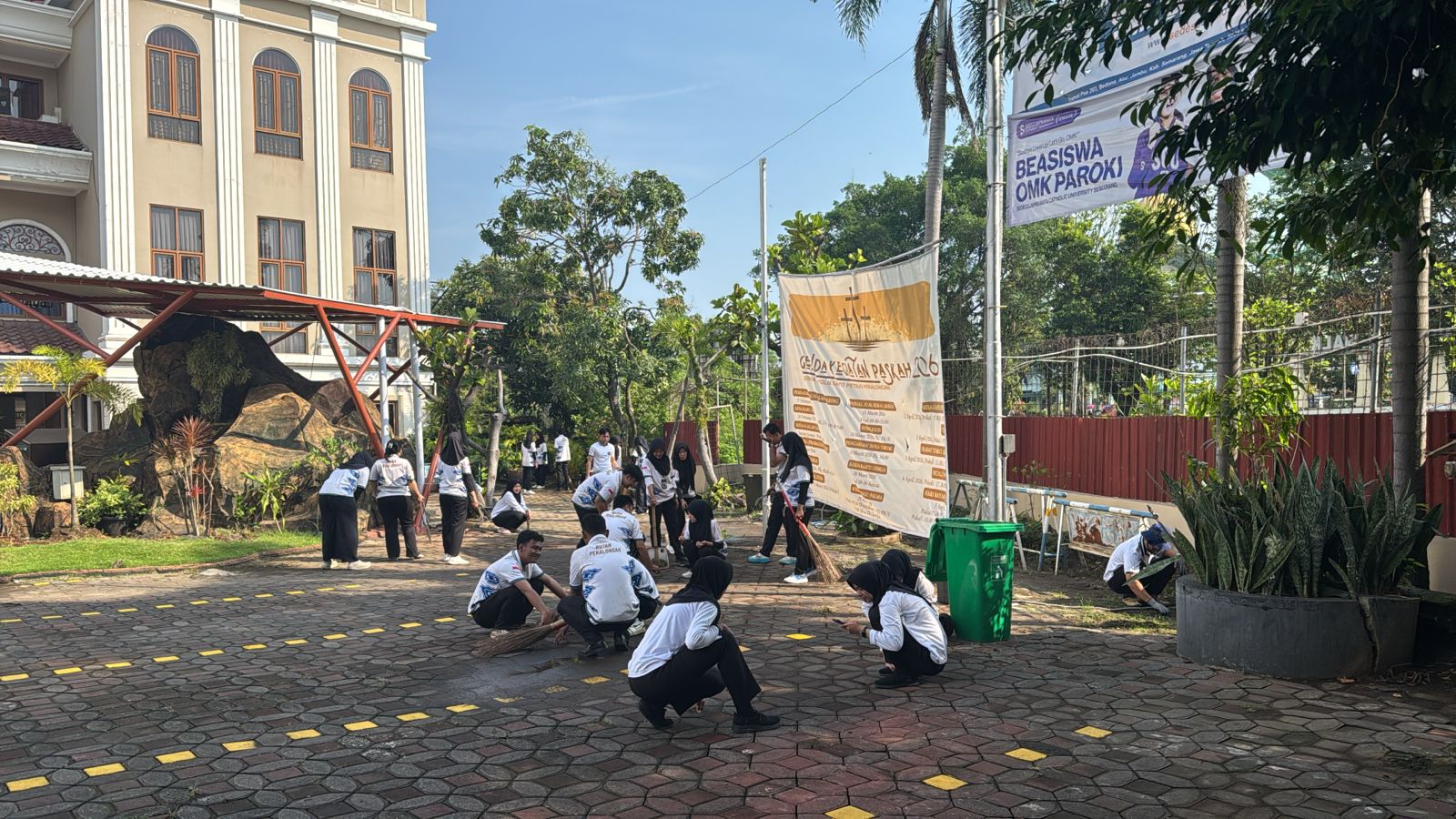 Merawat Toleransi dari Balik Jeruji, Rutan Pekalongan Bersihkan Gereja