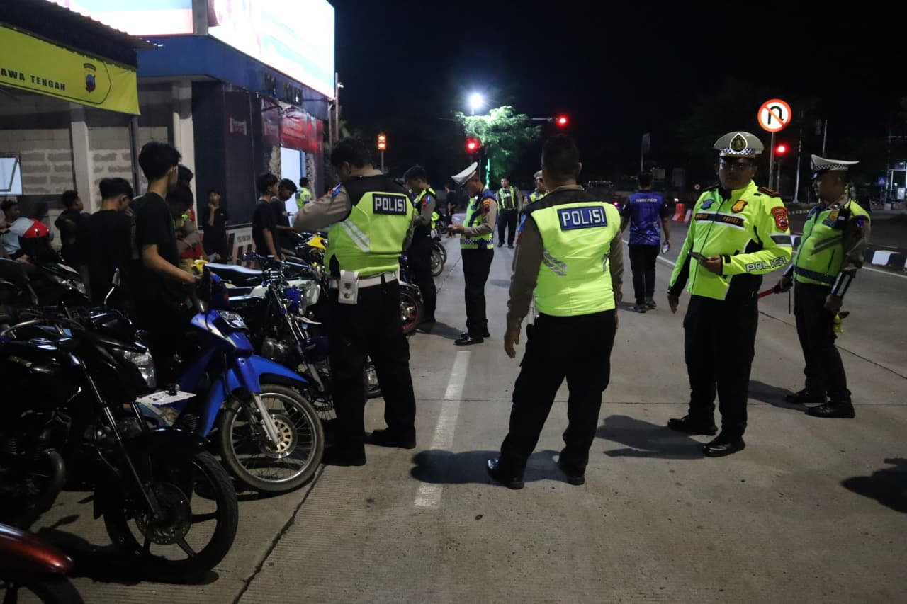 Operasi Zebra Tekan Aksi Balap Liar di Exit Tol Operasi Zebra Tekan Aksi Balap Liar di Exit Tol