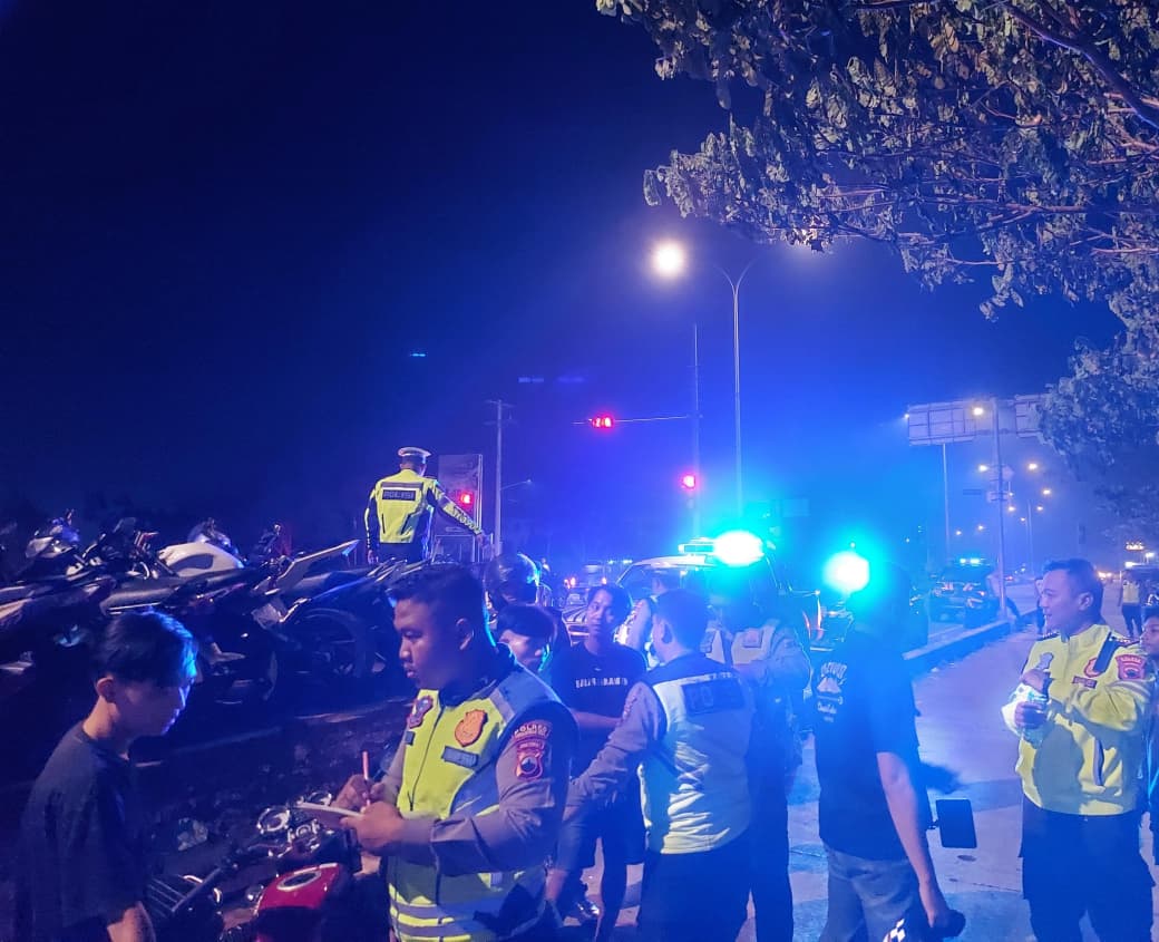 Patroli Skala Besar, Polisi Sikat Balap Liar di Exit Tol Setono