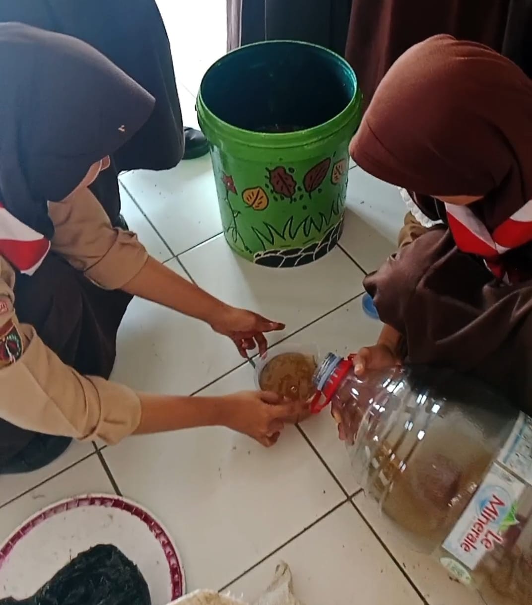 Pelajar SMP 15 Pekalongan Tak Lagi Pakai Kemasan Plastik