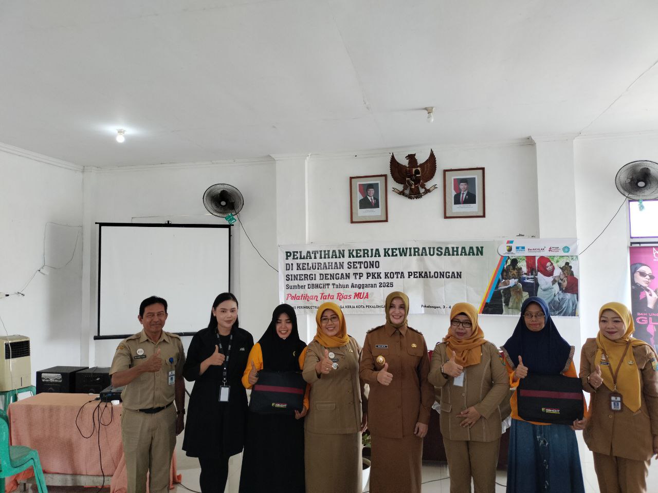 Pelatihan MUA di Setono  Dorong Generasi Muda Mandiri