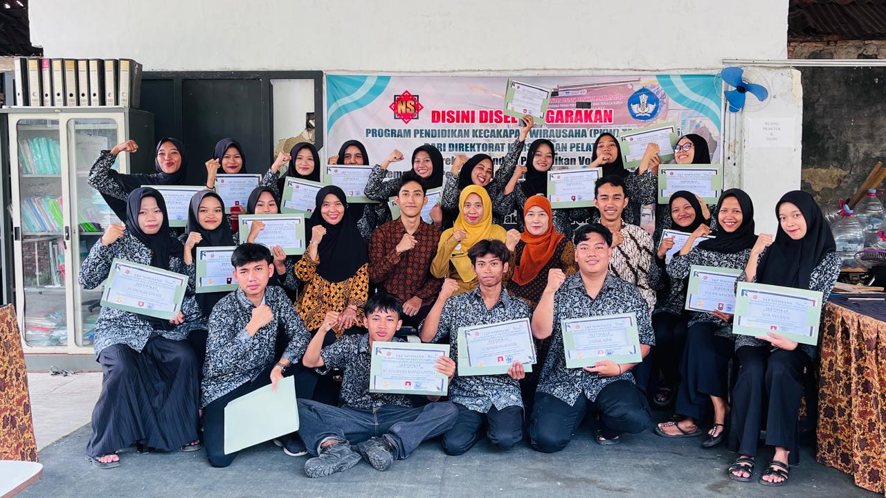 Pemkot Pekalongan – LKP Nisfisano Tutup Program PKW Tata Busana 2025 Pemkot Pekalongan – LKP Nisfisano Tutup Program PKW Tata Busana 2025