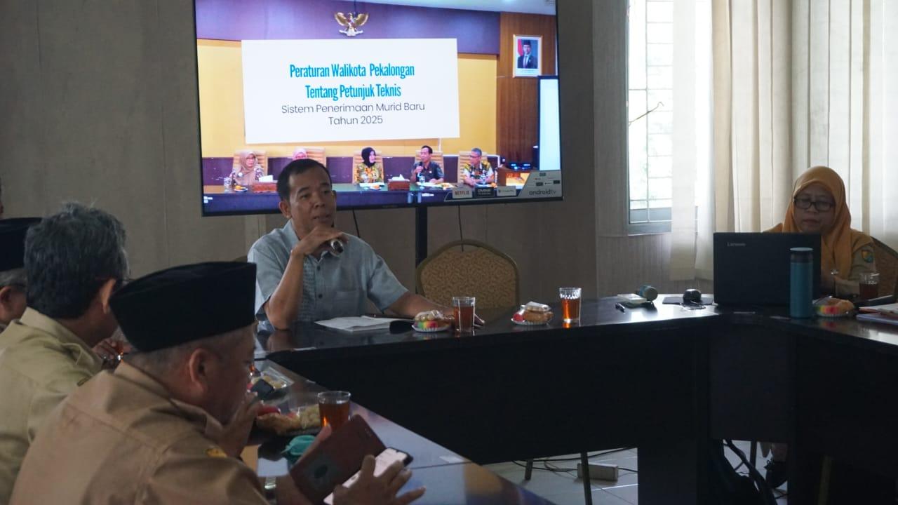 Pemkot Pekalongan Matangkan Persiapan SPMB 2026 Lewat Forum Konsultasi Publik Pemkot Pekalongan Matangkan Persiapan SPMB 2026 Lewat Forum Konsultasi Publik