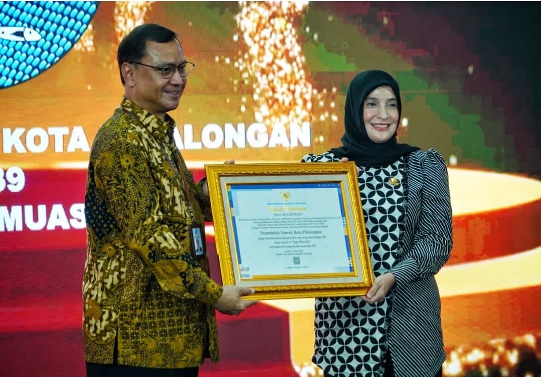 Pemkot Pekalongan Raih Anugerah Kearsipan Nasional dari ANRI Pemkot Pekalongan Raih Anugerah Kearsipan Nasional dari ANRI