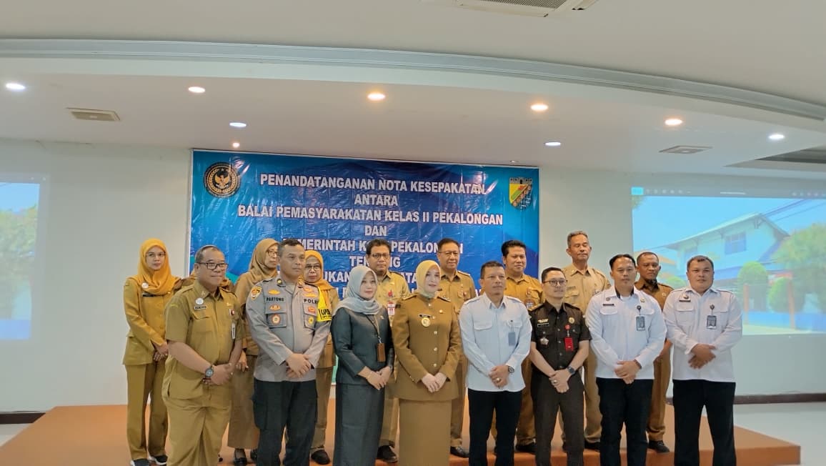 Pemkot Pekalongan dan Bapas Teken MoU Pidana Kerja Sosial Bagi Anak Pemkot Pekalongan dan Bapas Teken MoU Pidana Kerja Sosial Bagi Anak
