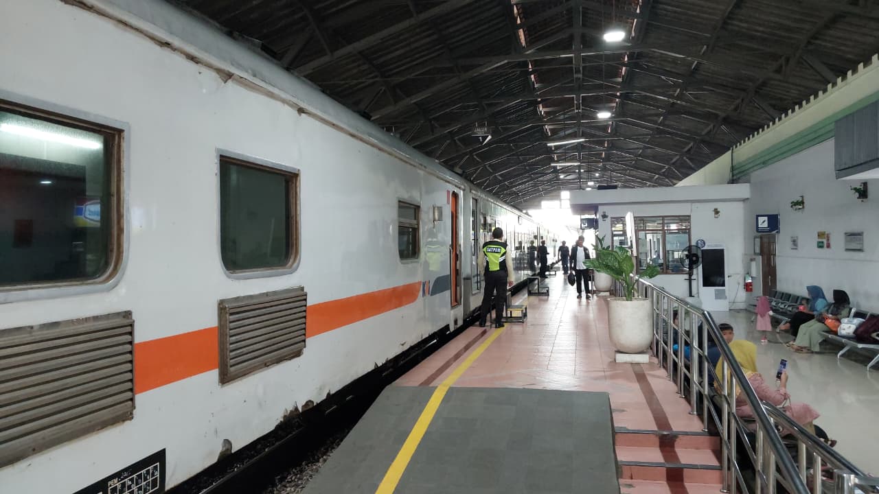Penumpang Masih Sepi, Stasiun Pekalongan Siaga Hadapi Libur Nataru