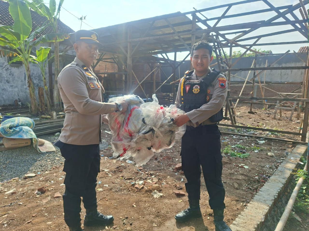 Polisi Lacak Pelaku Meledaknya Balon di Atas Rumah Warga Medono di Medsos Polisi Lacak Pelaku Meledaknya Balon di Atas Rumah Warga Medono di Medsos