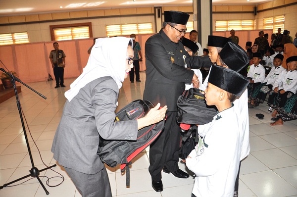Polres Pekalongan Gelar Khitanan Gratis untuk Yatim dan Dhuafa di Kajen