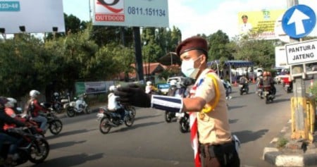Pramuka Ikut Amankan Arus Mudik