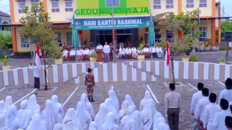 Santri Pekalongan Rayakan Hari Santri Nasional dengan Ragam Kegiatan Meriah Santri Pekalongan Rayakan Hari Santri Nasional dengan Ragam Kegiatan Meriah