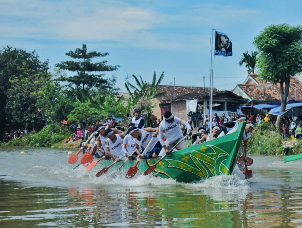 Sedekah Laut dan Lomba Dayung Pecahkan Perputaran Ekonomi Nelayan