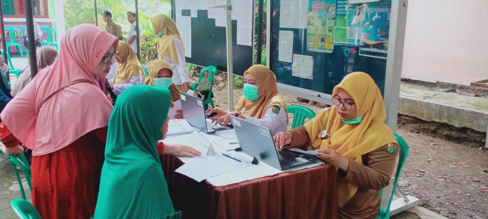 Spelling Jangkau Kuripan Yosorejo, 110 Warga Dapat Layanan Dokter Spesialis Spelling Jangkau Kuripan Yosorejo, 110 Warga Dapat Layanan Dokter Spesialis