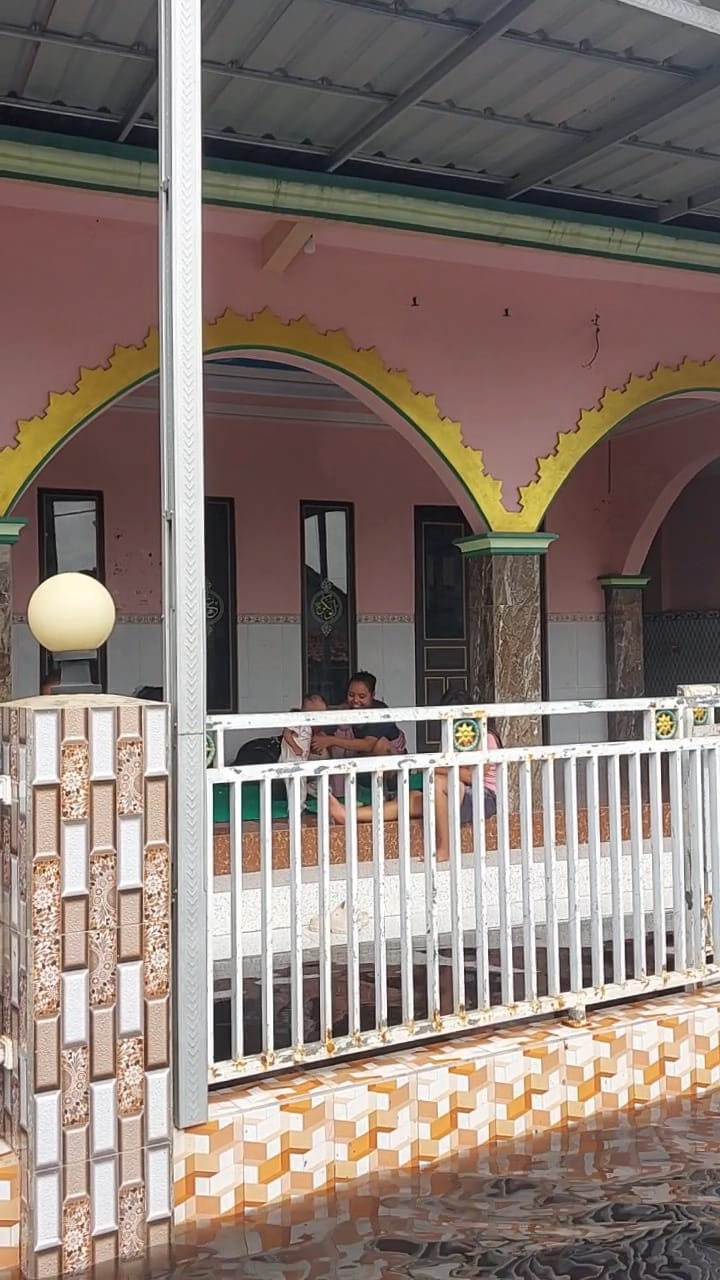 Tanggul Jebol Ratusan Rumah di Padukuhan Kraton Terendam Tanggul Jebol Ratusan Rumah di Padukuhan Kraton Terendam