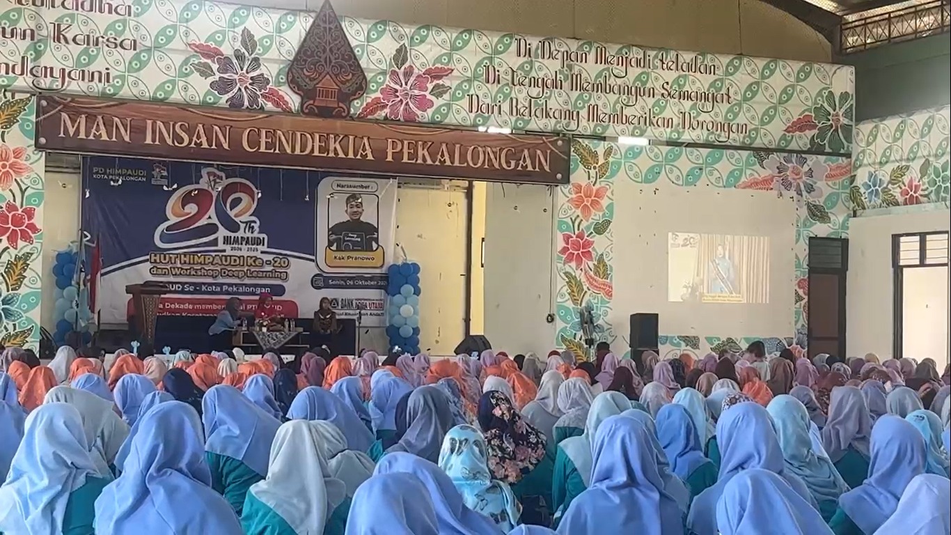 Wakil Walikota TegaskanGuru PAUD Adalah Madrasah Kedua Bagi Anak-Anak Wakil Walikota TegaskanGuru PAUD Adalah Madrasah Kedua Bagi Anak-Anak