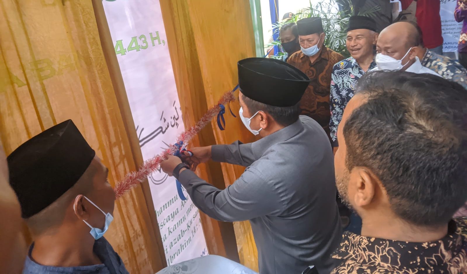Wali Kota Resmikan Masjid Utsman Bin Affan dan TPQ Harapan Umat di Setono Wali Kota Resmikan Masjid Utsman Bin Affan dan TPQ Harapan Umat di Setono