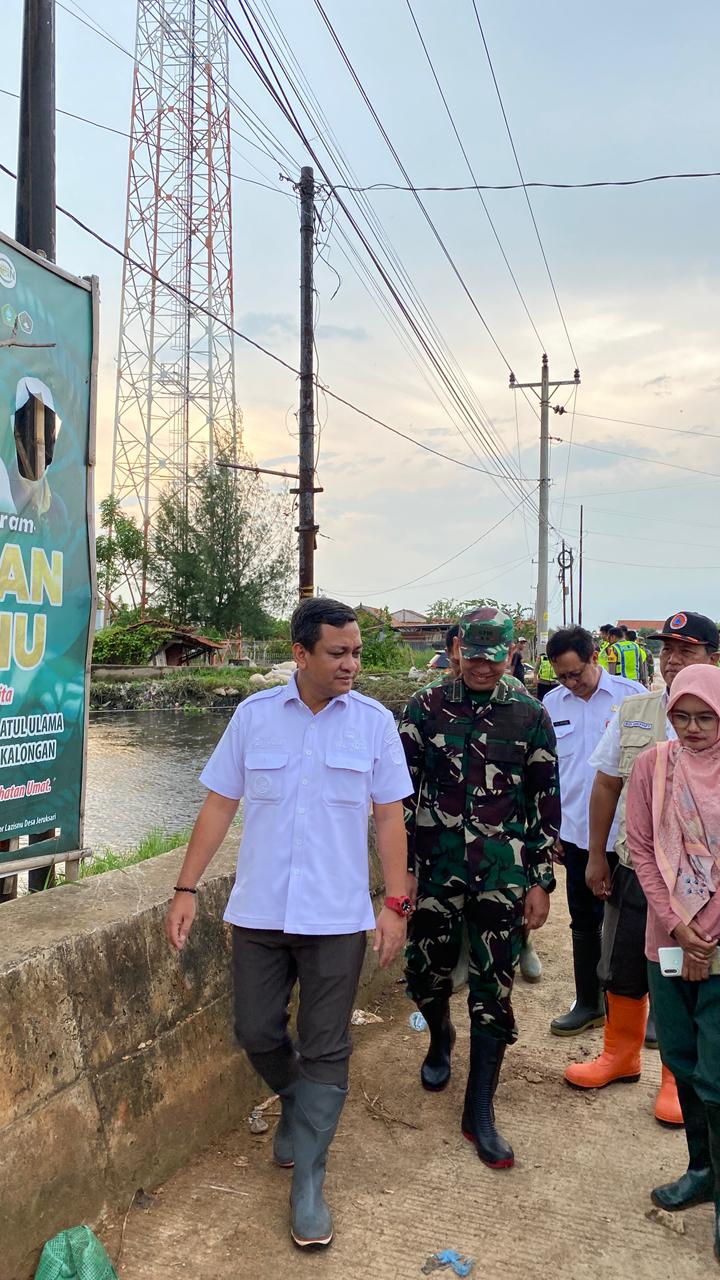 Wali Kota Turun Langsung Atasi Tanggul Jebol di Padukuhan Kraton Wali Kota Turun Langsung Atasi Tanggul Jebol di Padukuhan Kraton