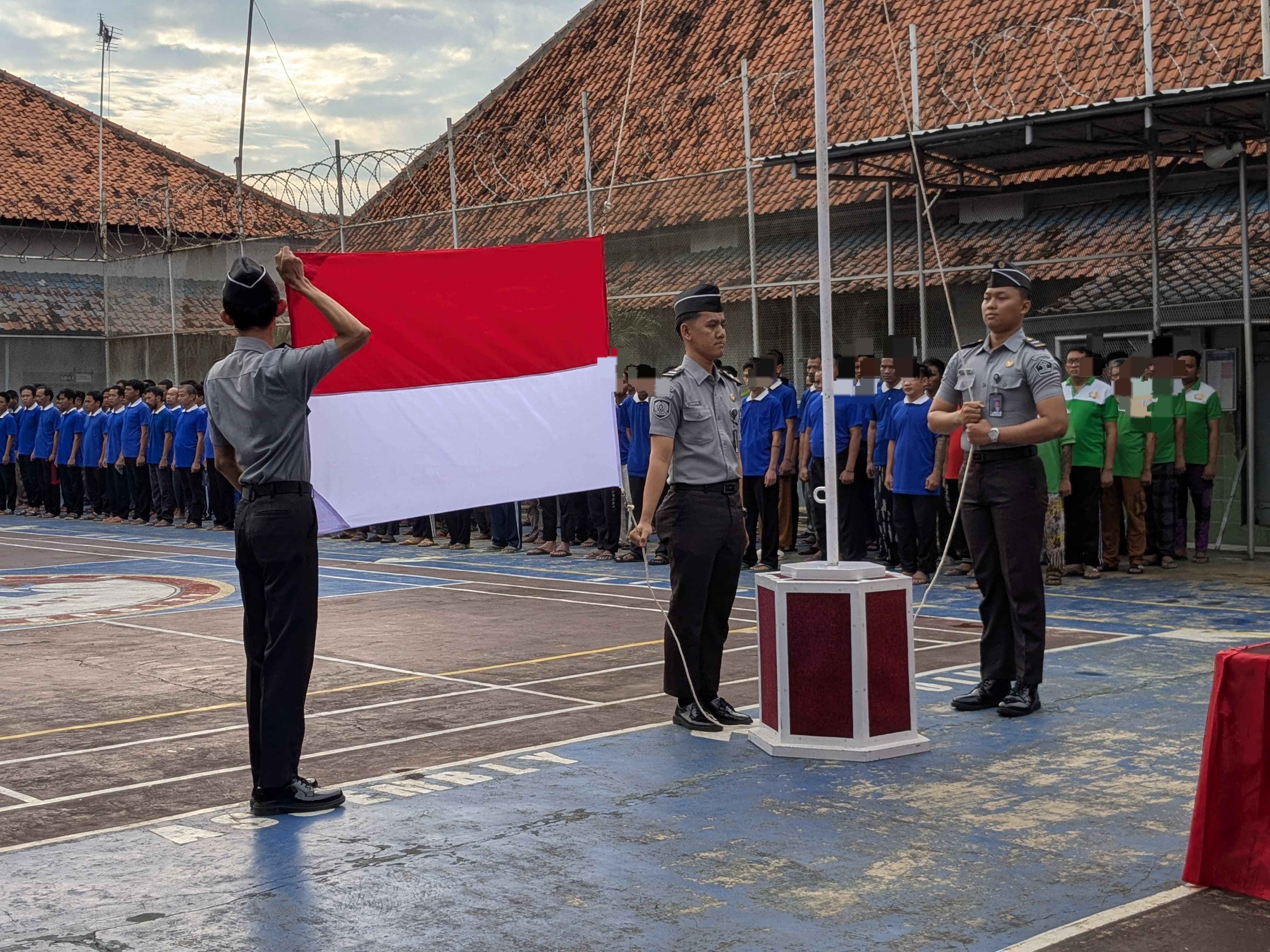 Warga Binaan Rutan Pekalongan Khidmat Peringati Hari Lahir Pancasila ke-80 Warga Binaan Rutan Pekalongan Khidmat Peringati Hari Lahir Pancasila ke-80